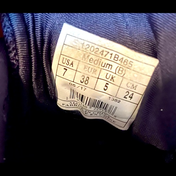 Brooks running shoes - Picture 3 of 3